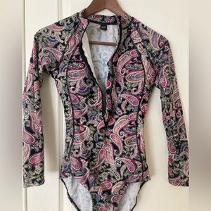 Rash guard bathing suit